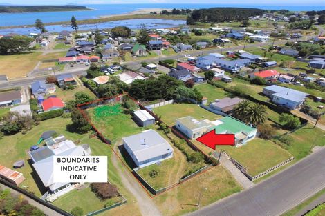 Photo of property in 36 Pratt Avenue, Foxton Beach, Foxton, 4815