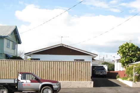 Photo of property in 25 Nobs Line, Strandon, New Plymouth, 4312