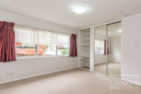 Photo of property in 2/4214a Great North Road, Glendene, Auckland, 0602