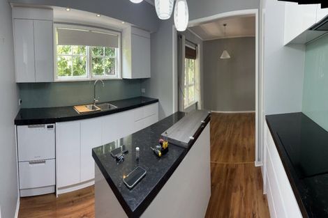 Photo of property in 7 Orinda Close, Botany Downs, Auckland, 2010