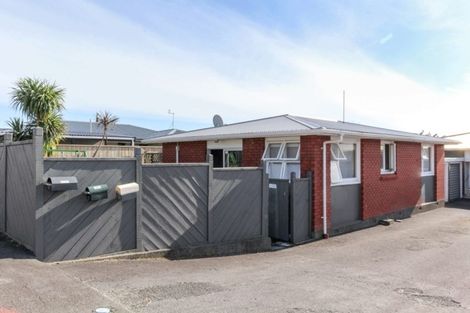 Photo of property in 1/306 Devon Street West, New Plymouth, 4310