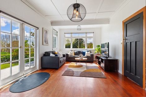 Photo of property in 121 North Manakau Road, Manakau, 5573