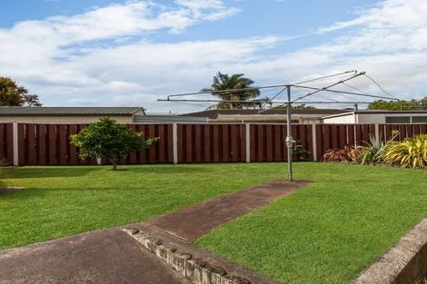 Photo of property in 1 Alf Walker Place, Papakura, 2110