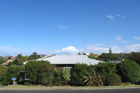 Photo of property in 1/49a Hebron Road, Waiake, Auckland, 0630
