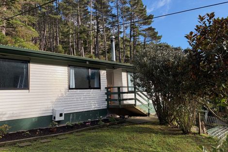 Photo of property in 76 Elmslie Road, Pinehaven, Upper Hutt, 5019