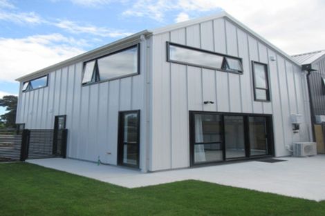 Photo of property in 28 Dahl Drive, Wallaceville, Upper Hutt, 5018