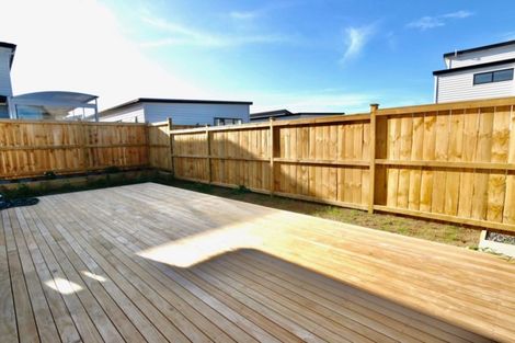 Photo of property in 6 Fjord Way, Karaka, Papakura, 2113