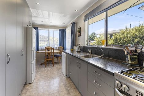 Photo of property in 71 Milton Terrace, Picton, 7220