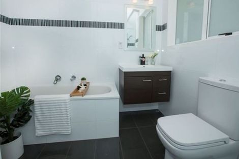 Photo of property in 12a Kingsbridge Place, Newlands, Wellington, 6037