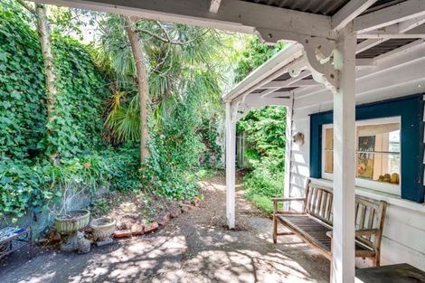 Photo of property in 1 Harvey Road, Bluff Hill, Napier, 4110