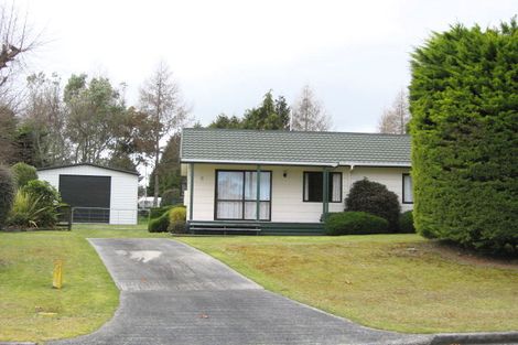 Photo of property in 6 Gibbs Place, Kinloch, Taupo, 3377