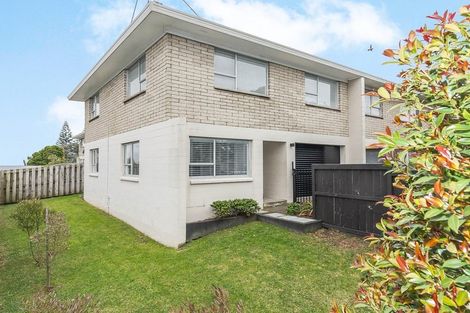 Photo of property in 1/81 West Coast Road, Glen Eden, Auckland, 0602