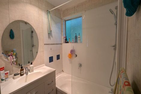 Photo of property in 32 Beaudine Avenue, Glenfield, Auckland, 0629