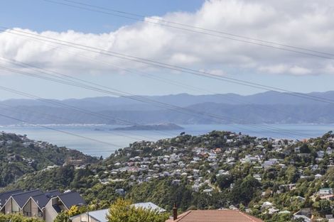 Photo of property in 1 Chequers Way, Crofton Downs, Wellington, 6035