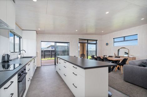 Photo of property in 5 Riria Way, Matarangi, 3592