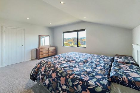 Photo of property in 33 Rosalie Terrace, Kelvin Grove, Palmerston North, 4414