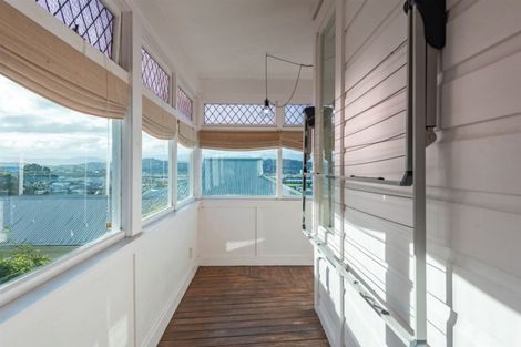 Photo of property in 9 Lerwick Terrace, Melrose, Wellington, 6023