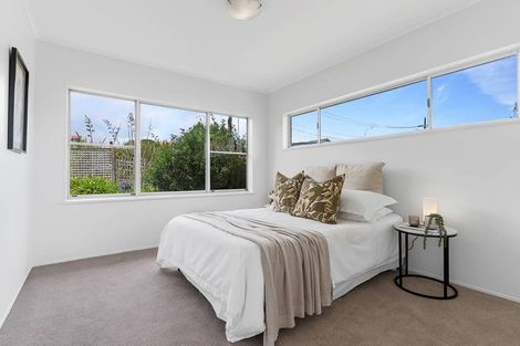 Photo of property in 1/48a Mellons Bay Road, Mellons Bay, Auckland, 2014