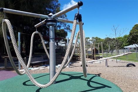 Photo of property in 2/46 Trinidad Road, Sunnynook, Auckland, 0620