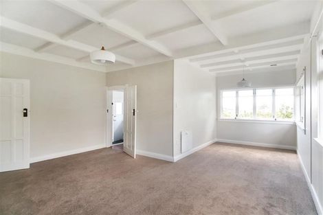 Photo of property in 16 Fruitvale Road, New Lynn, Auckland, 0600
