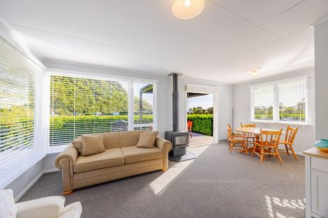 Photo of property in 15 John Ross Place, Kairakau, Elsthorpe, 4295