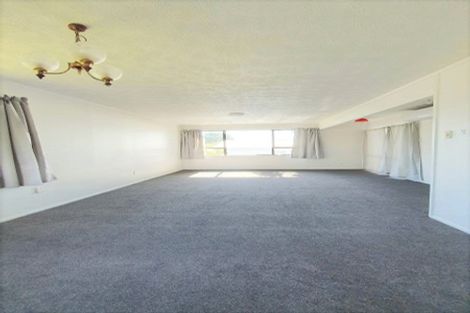 Photo of property in 19 Glen Norman Avenue, Henderson, Auckland, 0610