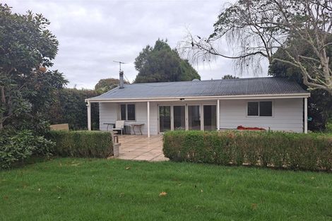 Photo of property in 176 Boord Crescent, Kumeu, 0891