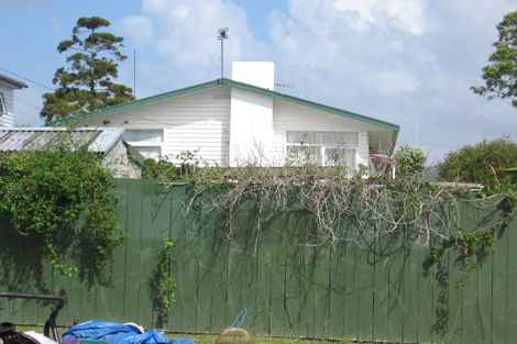 Photo of property in 1/28 Saint Leonards Road, Kelston, Auckland, 0602