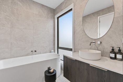 Photo of property in 11 Packer Road, Wanaka, 9382