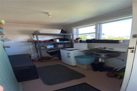 Photo of property in 105 Cook Street, Marfell, New Plymouth, 4310