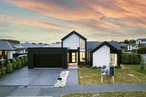 Photo of property in 215 Cavendish Road, Casebrook, Christchurch, 8051