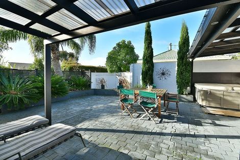 Photo of property in 3 Elgin Place, Red Beach, 0932