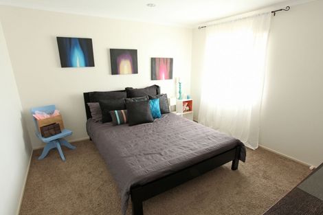 Photo of property in 24 Breaker Grove, Waiuku, 2123