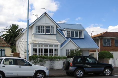 Photo of property in 10 Queens Parade, Devonport, Auckland, 0624