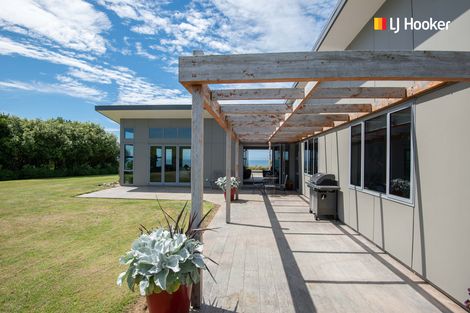 Photo of property in 966 Taieri Mouth Road, Kuri Bush, Brighton, 9091