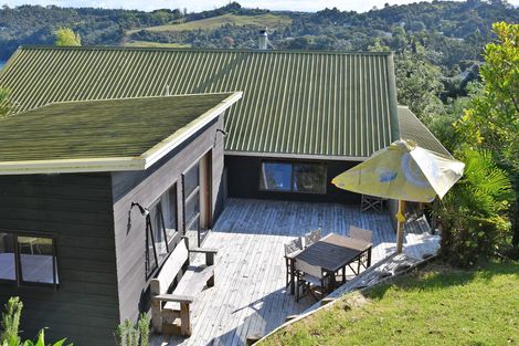 Photo of property in 15 Hillside Crescent, Leigh, 0985