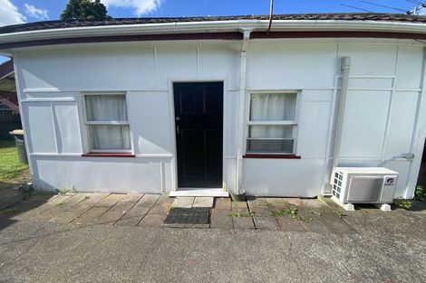 Photo of property in 14 Lincoln Road, Henderson, Auckland, 0610