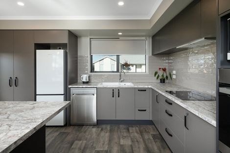 Photo of property in 28 Taffe Crescent, Pyes Pa, Tauranga, 3112