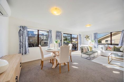 Photo of property in 2/2 Tacitus Place, Totara Vale, Auckland, 0629