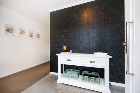 Photo of property in 24 Freedom Drive, Kelvin Grove, Palmerston North, 4414