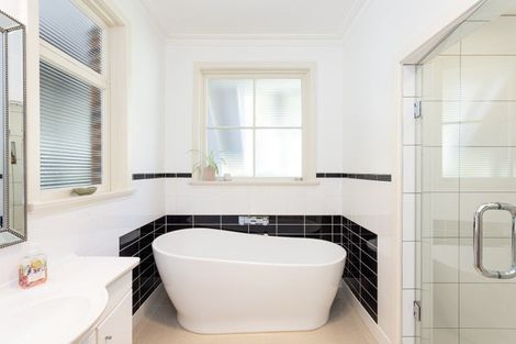 Photo of property in 3 Rosehill Road, Macandrew Bay, Dunedin, 9077