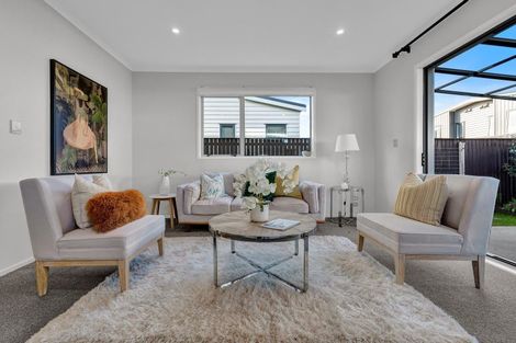 Photo of property in 13 Sacred Kingfisher Road, Hobsonville, Auckland, 0616