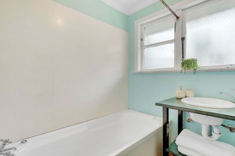 Photo of property in 65 Bell Street, Tawa, Wellington, 5028