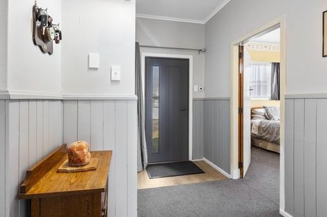 Photo of property in 15 Tasman Street, Opunake, 4616