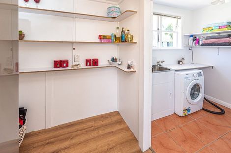 Photo of property in 10 Hadfield Crescent, College Estate, Whanganui, 4500