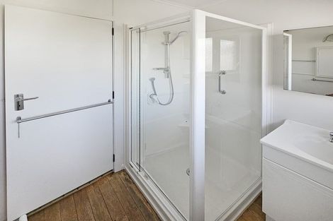 Photo of property in 7 West Coast Road, Glen Eden, Auckland, 0602