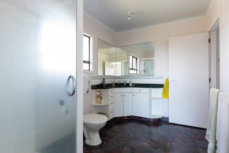 Photo of property in 167 Heta Road, Highlands Park, New Plymouth, 4312