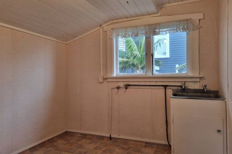 Photo of property in 130 Pendarves Street, New Plymouth, 4312