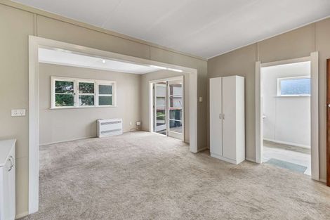 Photo of property in 10 Hussey Street, Waverley, 4510