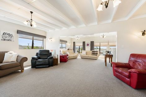 Photo of property in 8 Roore Street, Foxton Beach, Foxton, 4815